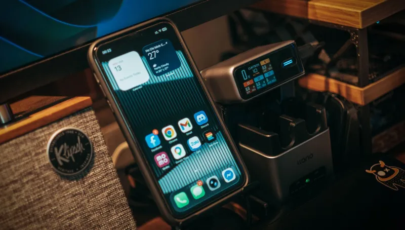 We Measured What MagSafe, PopSockets, and Metal Ring Stands Actually Do to Your Phone's Heat and Battery